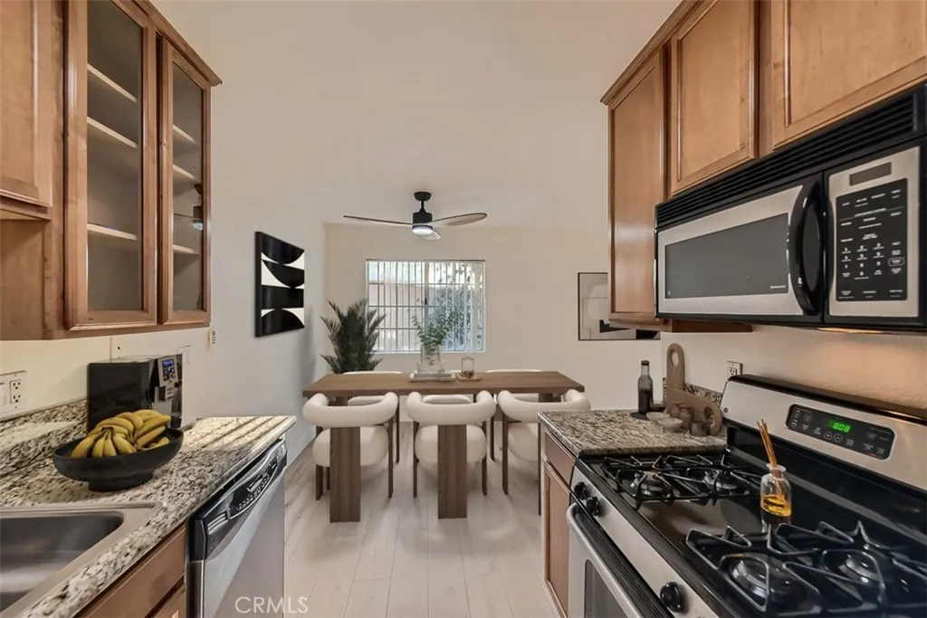 Photo #6: OC24220378 Listing 