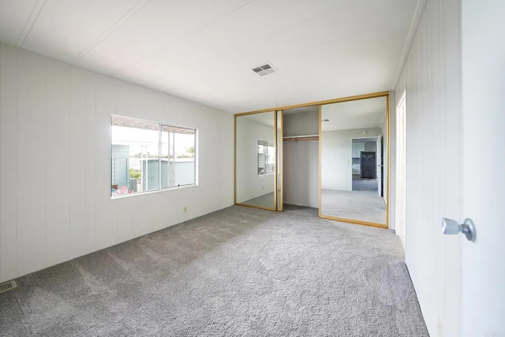 https://cdn.realtyfeed.com/cdn/127/306296936/8b0beb27bc0db71bc674a052952a07f1.webp