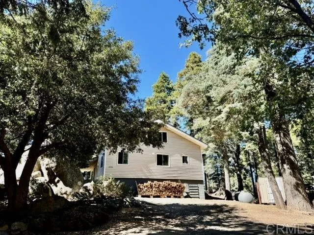 https://cdn.realtyfeed.com/cdn/127/306296996/55e951a61d48fdb012fb562bb587dd4b.webp