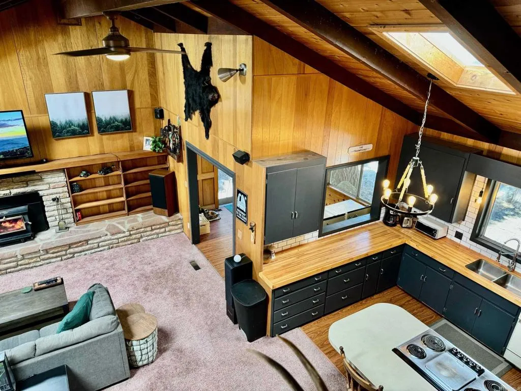 https://cdn.realtyfeed.com/cdn/127/306296996/8759e51d1ce1a8bc4eb839aeffe7de5b.webp