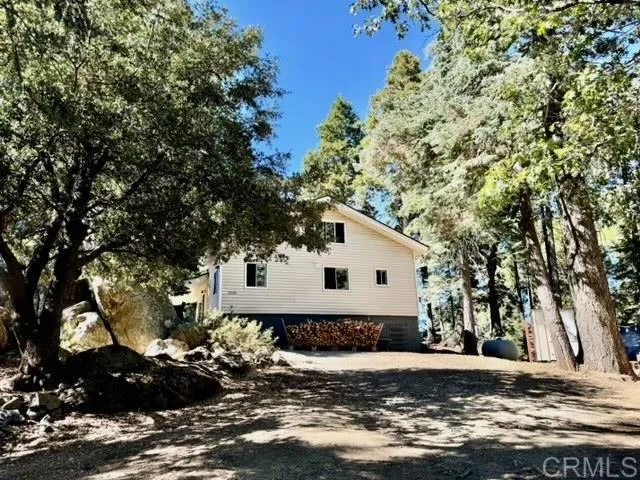 https://cdn.realtyfeed.com/cdn/127/306296996/8ff8c0ff6cd9b4d96458b86967381a49.webp