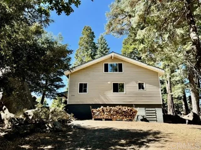 https://cdn.realtyfeed.com/cdn/127/306296996/999e25d919d207d39597d54bb6e0a1bf.webp