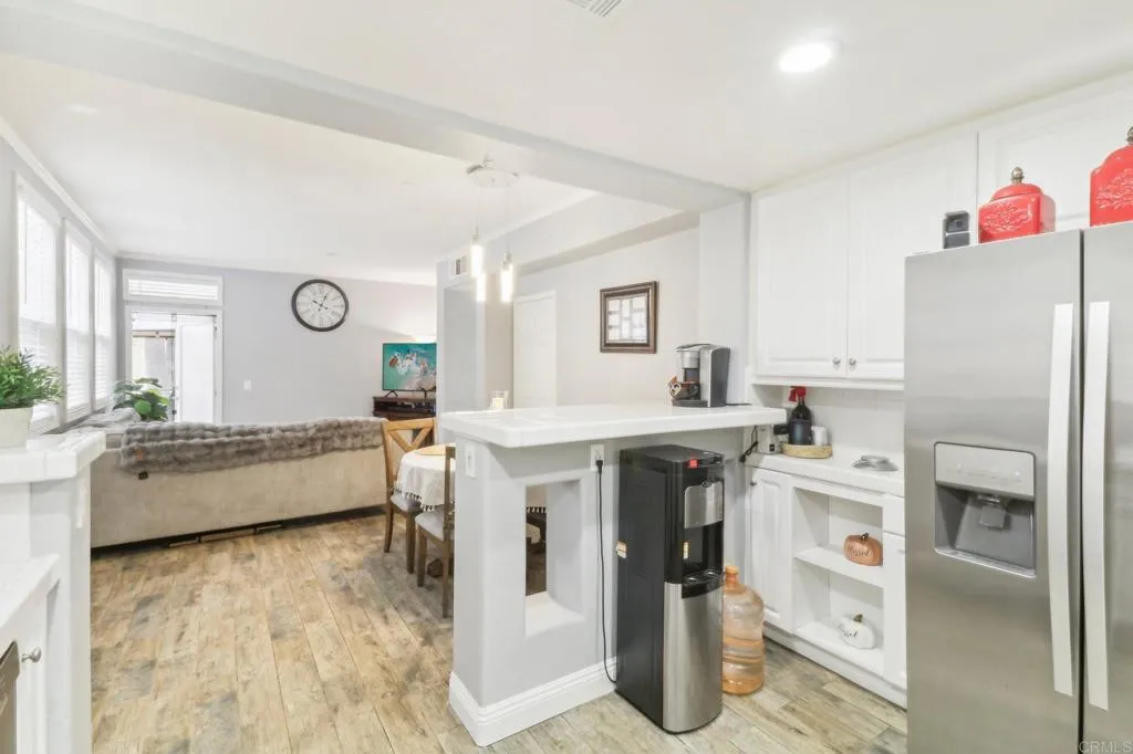 https://cdn.realtyfeed.com/cdn/127/306299129/15ab832bf0c764a254f702c07714a3a1.webp