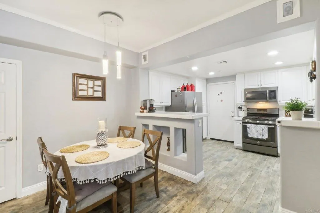 https://cdn.realtyfeed.com/cdn/127/306299129/fe0ad9632685e14be81b6ca15adb1417.webp