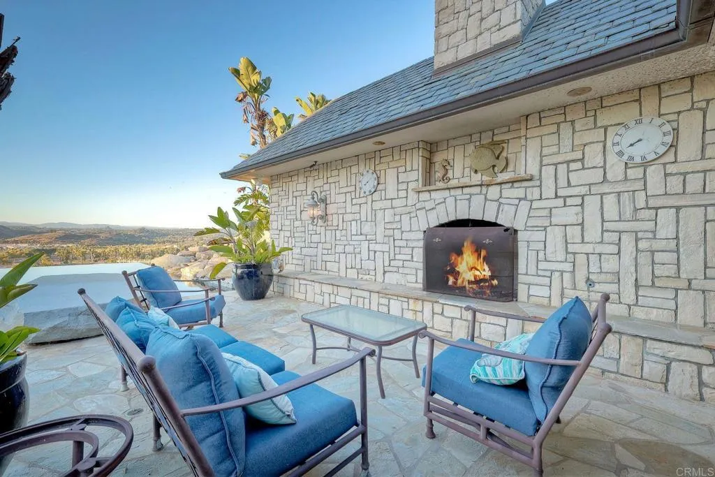 https://cdn.realtyfeed.com/cdn/127/306299696/0deb33705e51e158a15dd480428c1664.webp