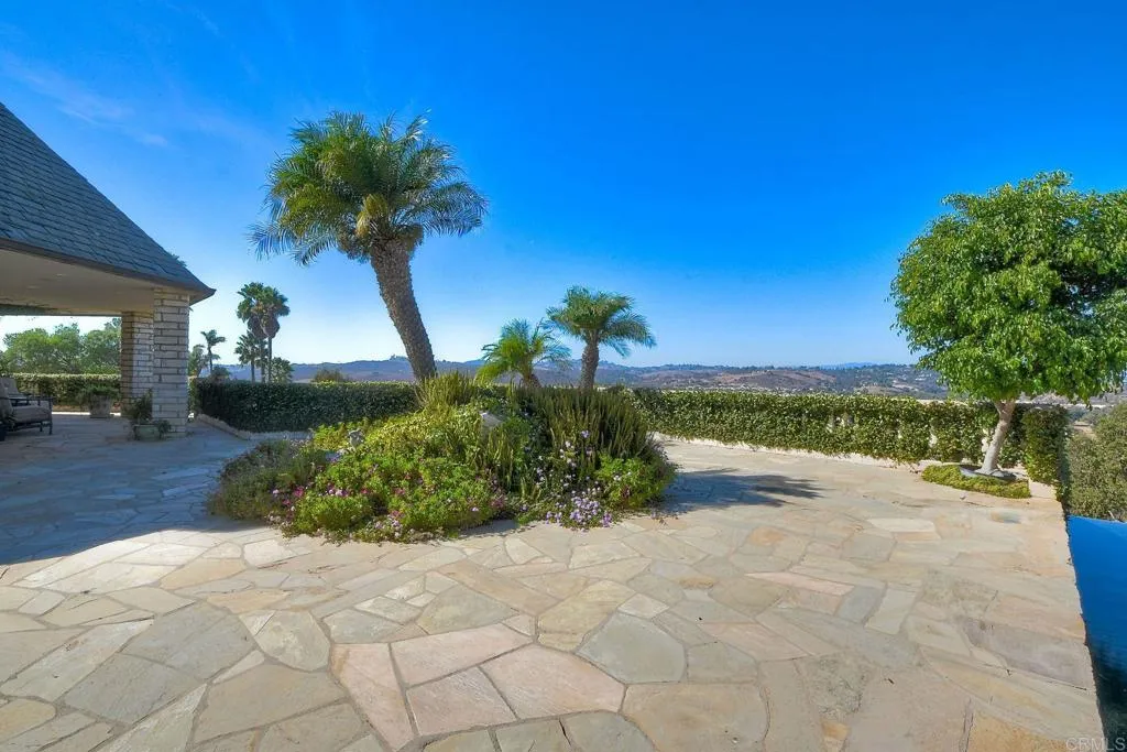 https://cdn.realtyfeed.com/cdn/127/306299696/23c95c42703bdf163d97f306532ec01b.webp