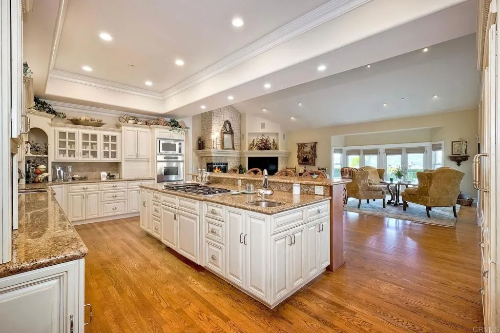 https://cdn.realtyfeed.com/cdn/127/306299696/83e31080f03bf4cf150d539d77a5e4d4.webp
