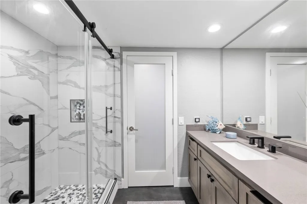 https://cdn.realtyfeed.com/cdn/127/306300665/158197f8003fd709ebb588513e133bc6.webp