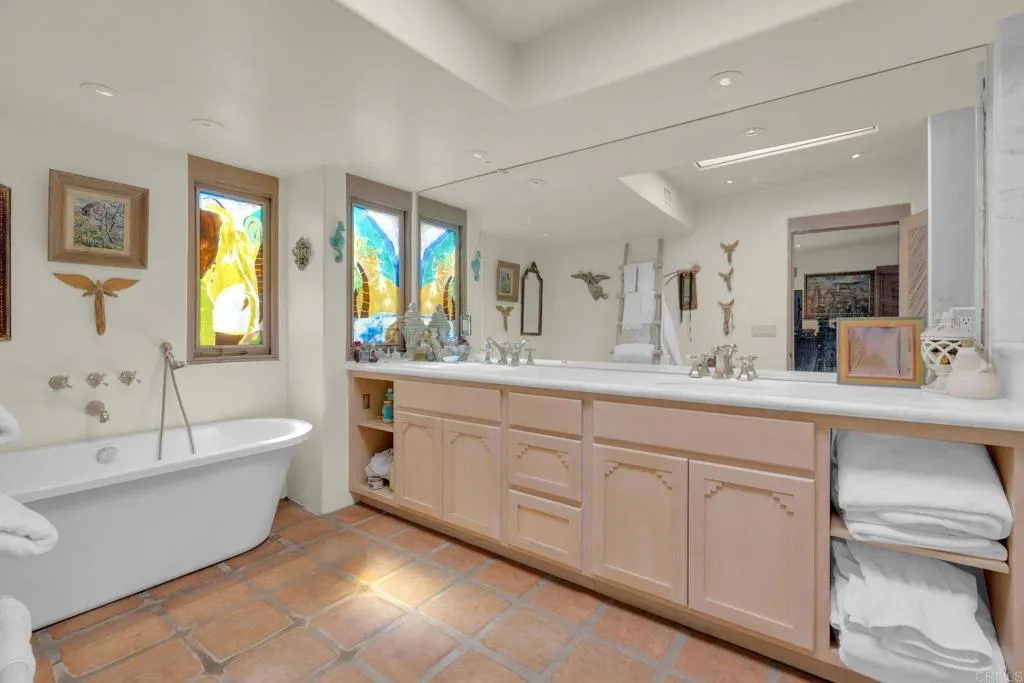https://cdn.realtyfeed.com/cdn/127/306301926/d7716b629351fa751896ab4a262c62be.webp