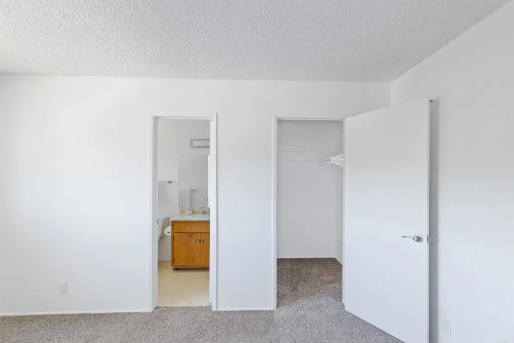 https://cdn.realtyfeed.com/cdn/127/306302014/2cbd768832d41cf49662c628670dd584.webp