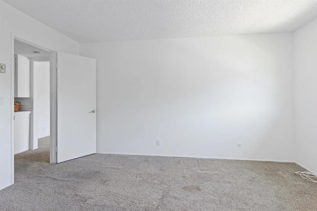 https://cdn.realtyfeed.com/cdn/127/306302014/6655abf185220670826b4c47778b7d4d.webp