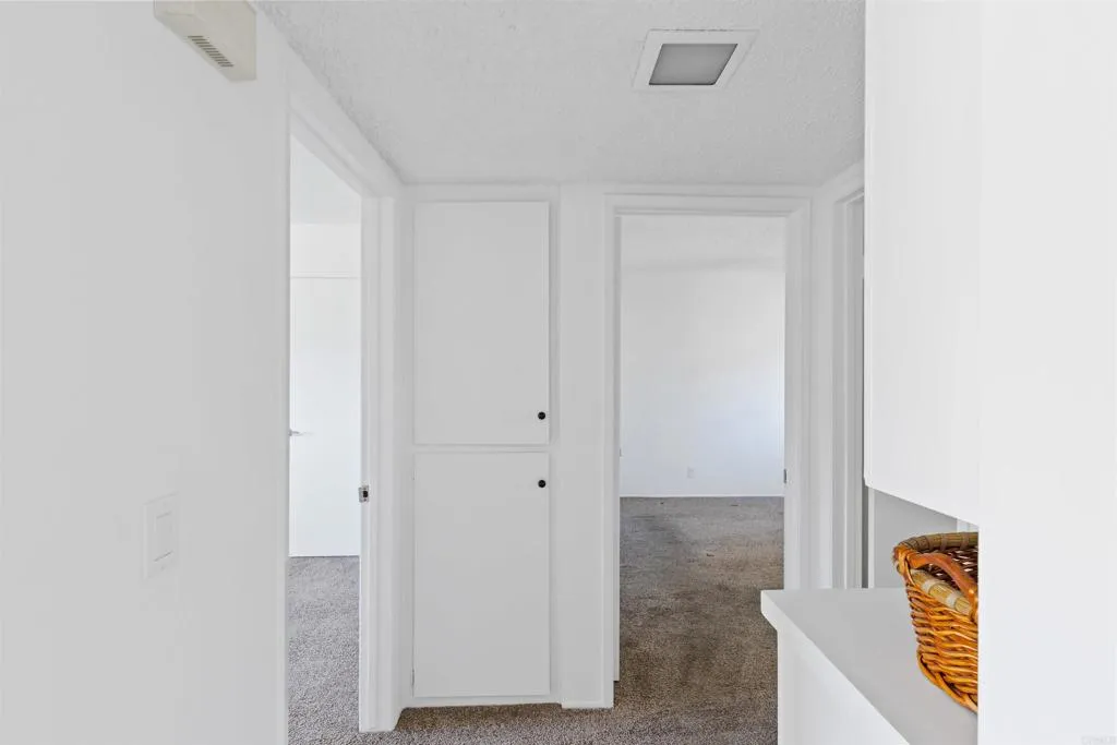 https://cdn.realtyfeed.com/cdn/127/306302014/c34216336a488eca7400458a14ed429d.webp