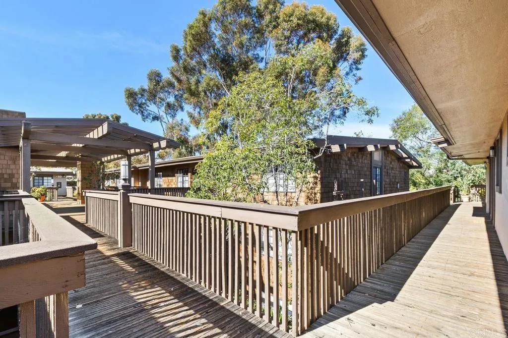 https://cdn.realtyfeed.com/cdn/127/306303145/addfbb4315f7ffa2915bbee9db65e719.webp