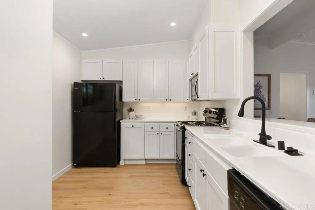 https://cdn.realtyfeed.com/cdn/127/306303145/eae6bdb32fb805e09caeac17b2c91c82.webp