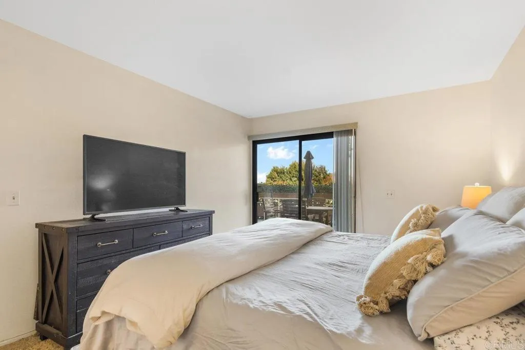 https://cdn.realtyfeed.com/cdn/127/306303905/fb5d0ee0c3817e0f5a15114172a6b131.webp