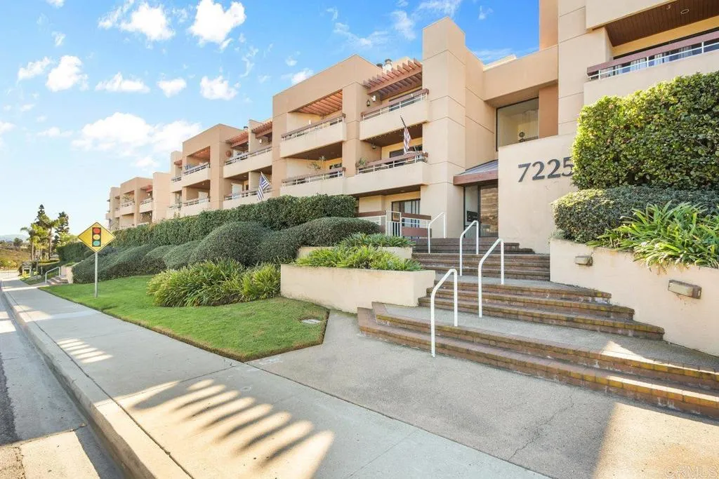 https://cdn.realtyfeed.com/cdn/127/306303905/fdb869ee33808802d417bee7015dbdcd.webp