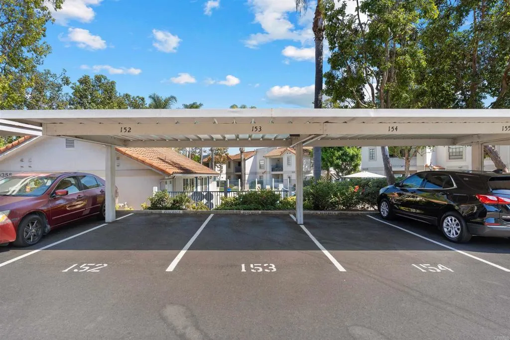 https://cdn.realtyfeed.com/cdn/127/306304452/fa8648be01f69670c14dd2216823aec2.webp