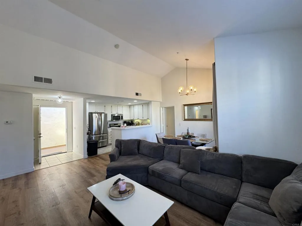 https://cdn.realtyfeed.com/cdn/127/306304490/0628ba1270310b19ce63317ba7310128.webp