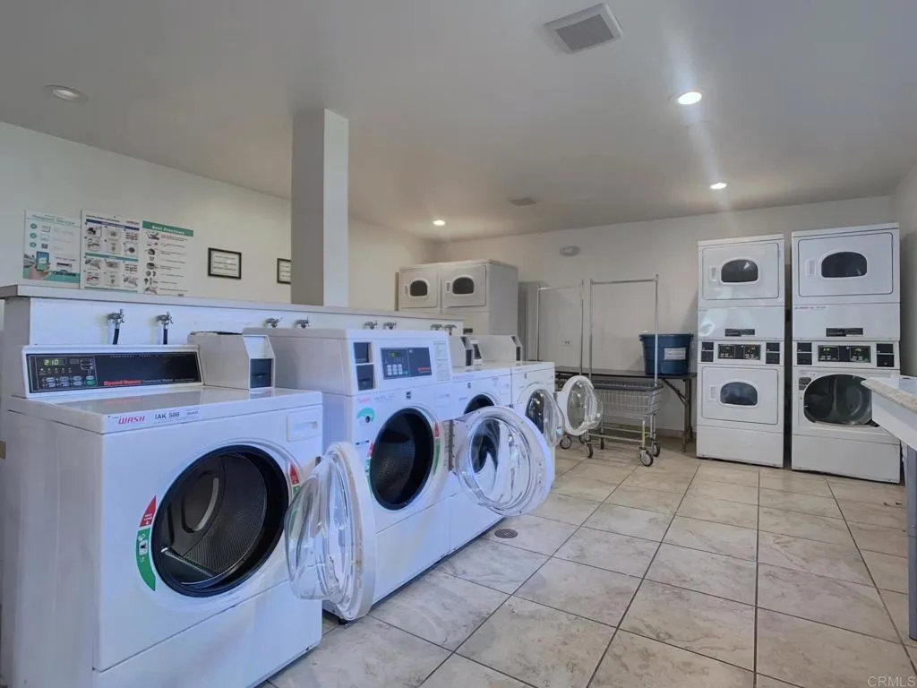 https://cdn.realtyfeed.com/cdn/127/306305224/cf9a84fe759c02e23c5778c0fe65bf8d.webp