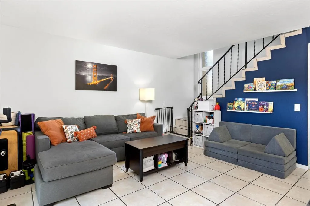 Photo #5: NDP2409866 Listing 