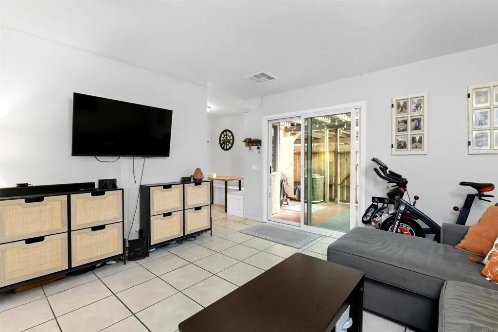 Photo #4: NDP2409866 Listing 