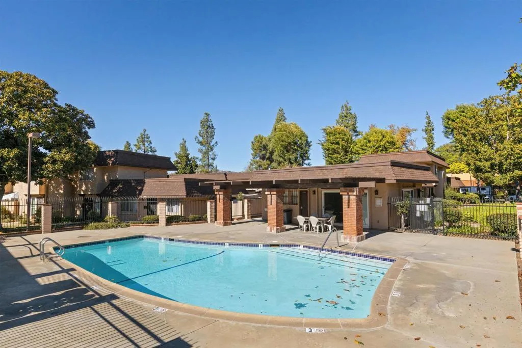 https://cdn.realtyfeed.com/cdn/127/306305502/ff946dcc6f773a84279dfc3c830834d9.webp