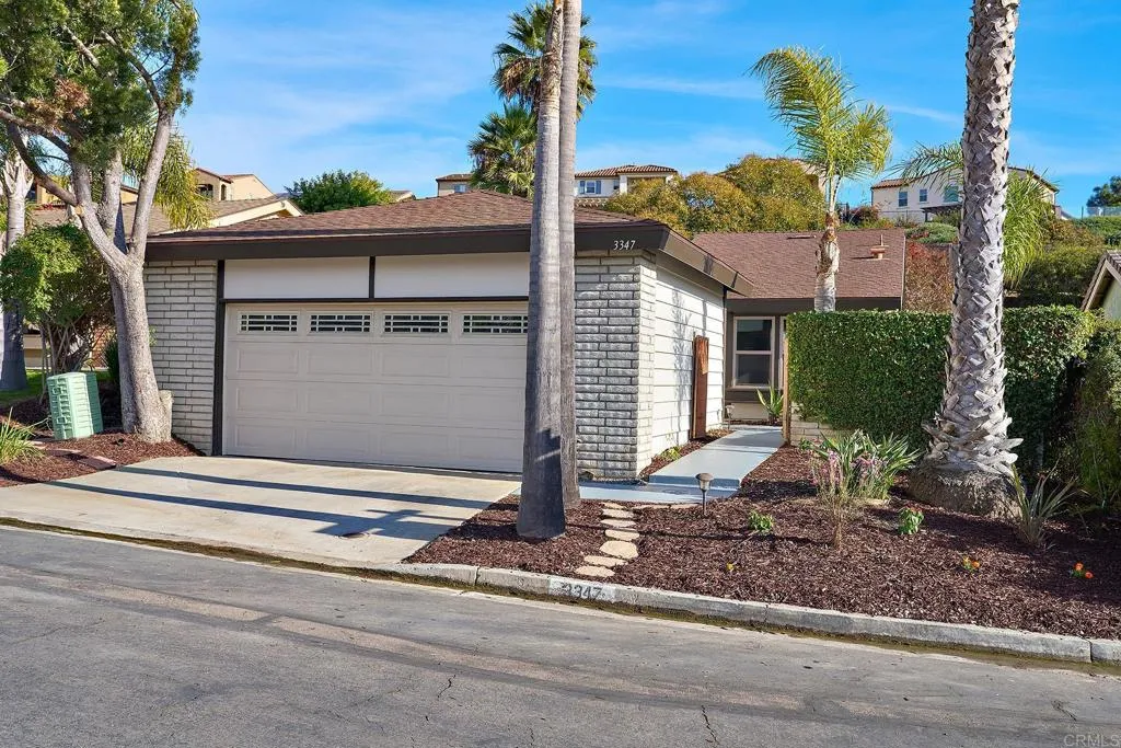 https://cdn.realtyfeed.com/cdn/127/306306052/86271df7c04102b88ed05ac5af620c76.webp