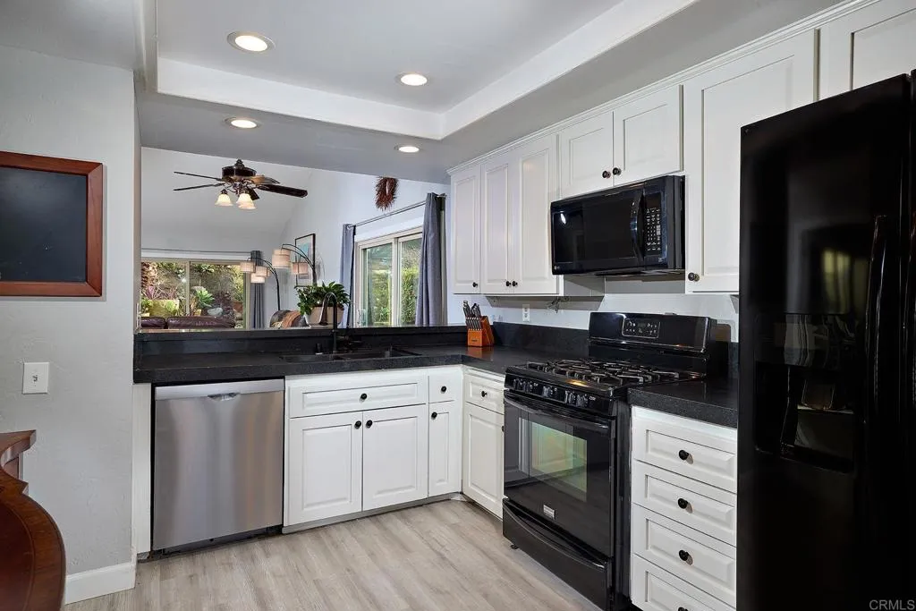 https://cdn.realtyfeed.com/cdn/127/306306052/9f15a7e71931d215edb87cb27147e748.webp