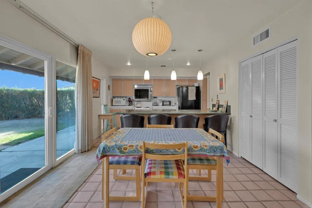 https://cdn.realtyfeed.com/cdn/127/306306427/3df18c6967034ceab08284561827af0f.webp