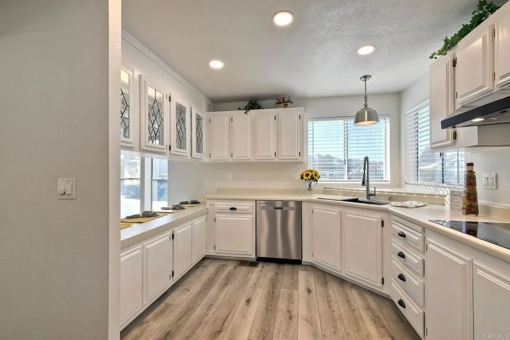 https://cdn.realtyfeed.com/cdn/127/306306761/3ad21afba88aa643449d5c8a1291d0ab.webp