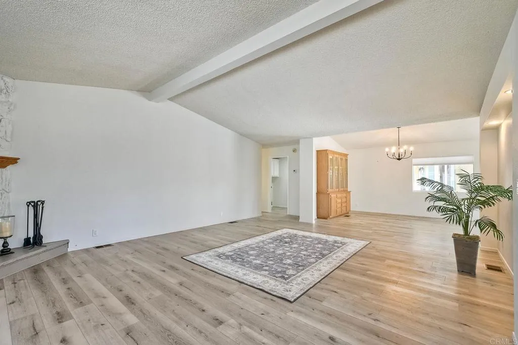 https://cdn.realtyfeed.com/cdn/127/306306761/540f8c156193376c0b34cb8f283cb372.webp