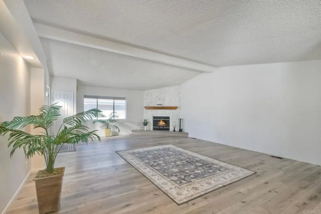 https://cdn.realtyfeed.com/cdn/127/306306761/8fad564fc0595a3fba7f9e78f541e348.webp