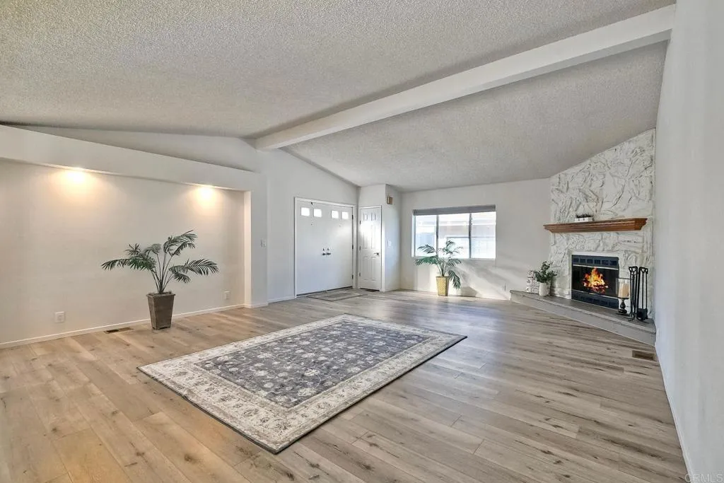 https://cdn.realtyfeed.com/cdn/127/306306761/afa42601e71c6e7ba221e31aa747defb.webp