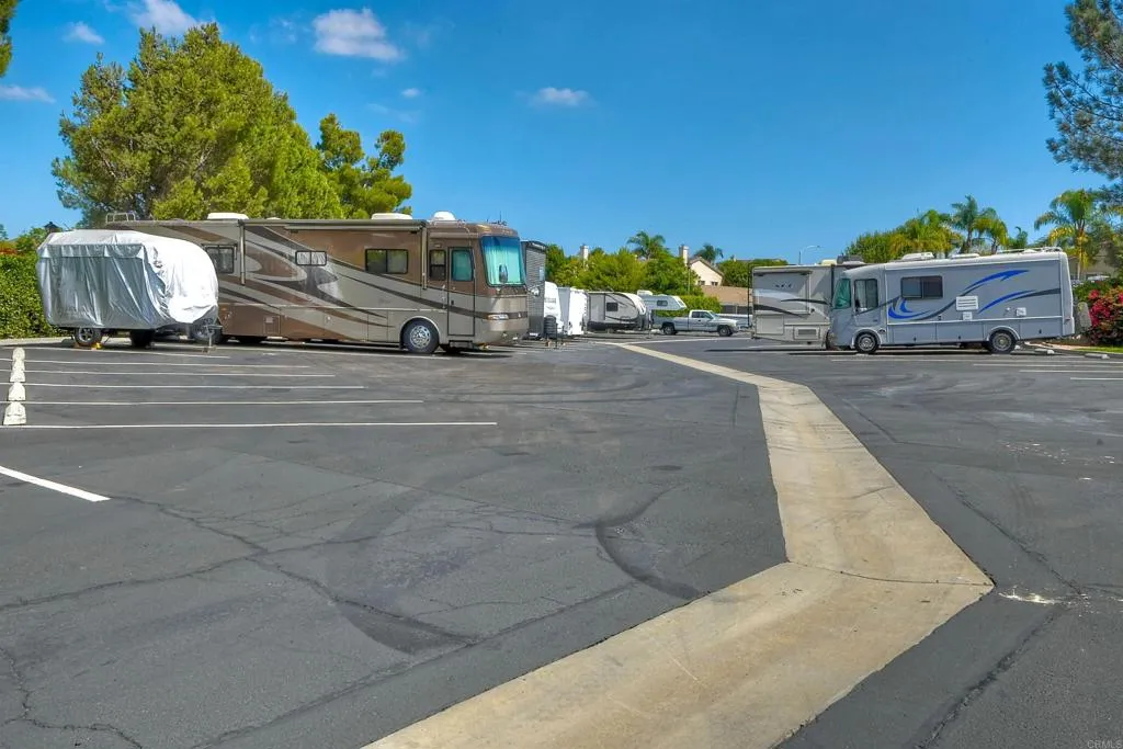 https://cdn.realtyfeed.com/cdn/127/306306761/e7e096e5e7feb947bad7ef0b5cdff439.webp