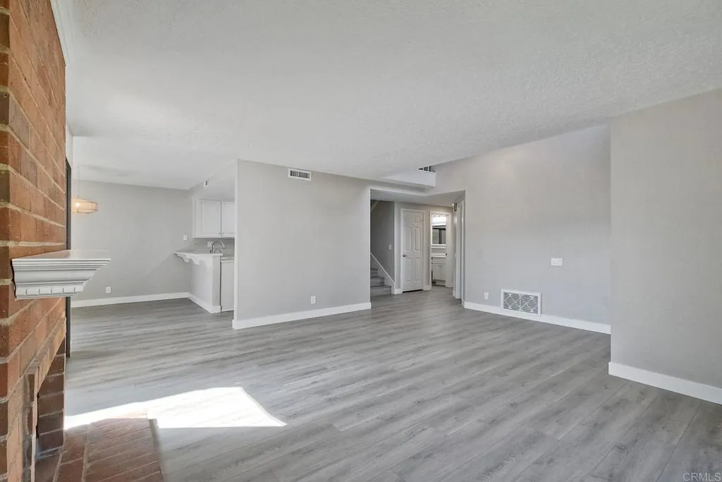 Photo #4: NDP2409910 Listing 
