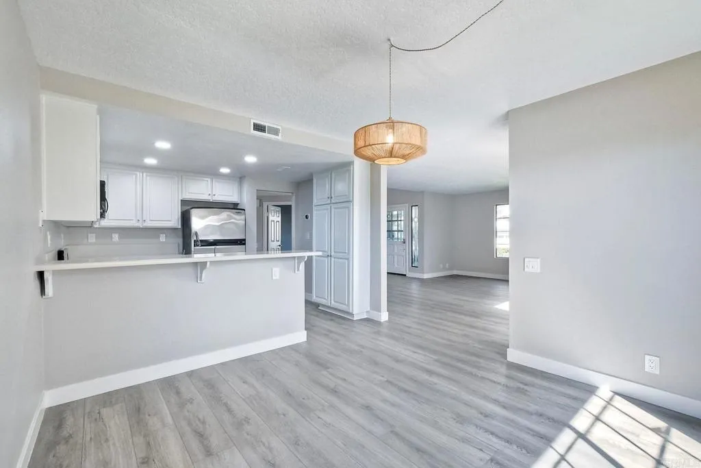 Photo #6: NDP2409910 Listing 