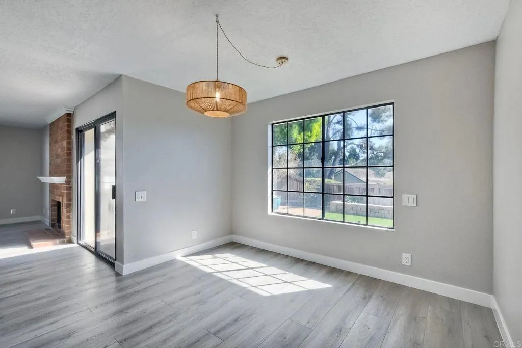 Photo #5: NDP2409910 Listing 
