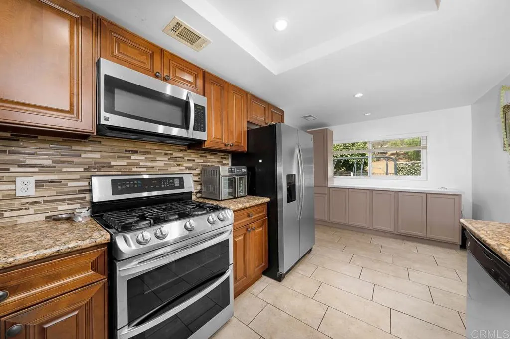 https://cdn.realtyfeed.com/cdn/127/306306912/1fc0207fde55ea82a25c16abcd470a57.webp