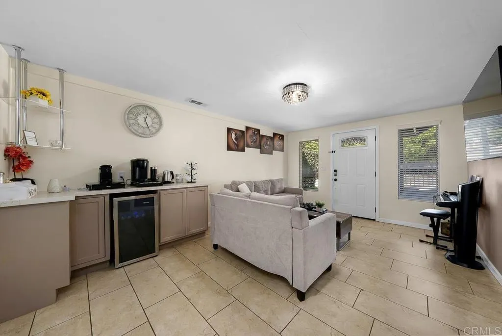 https://cdn.realtyfeed.com/cdn/127/306306912/77656e9193ace24008fc11fcc0e9230f.webp