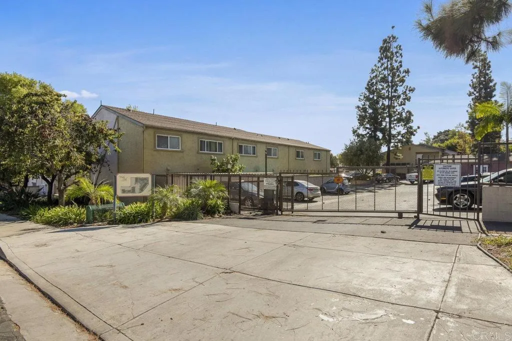 https://cdn.realtyfeed.com/cdn/127/306309069/046d6282f1638370ee37d4f37562ec56.webp