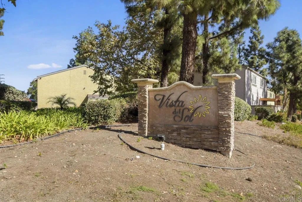 https://cdn.realtyfeed.com/cdn/127/306309069/765d57b50eafdd5e69e647aaa67fe104.webp