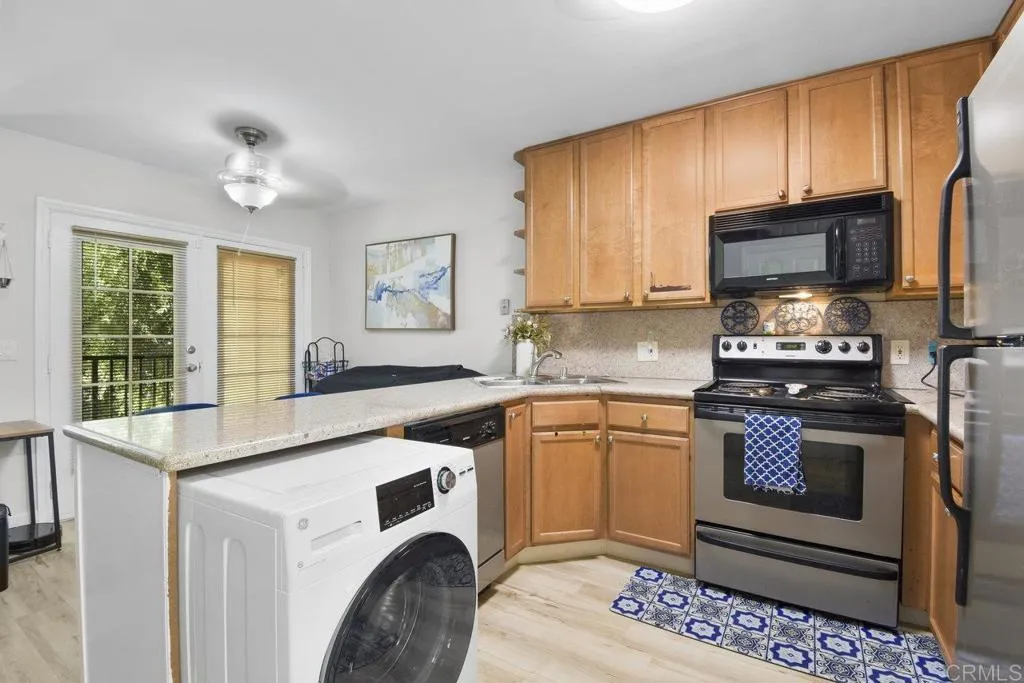 https://cdn.realtyfeed.com/cdn/127/306309069/9a6b79904edb364b6702bf455ebf8d22.webp
