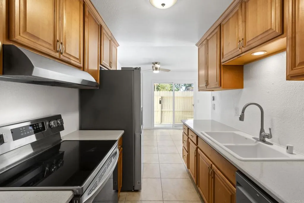 https://cdn.realtyfeed.com/cdn/127/306310473/dfcc131562bd7be303bab43adb940db7.webp