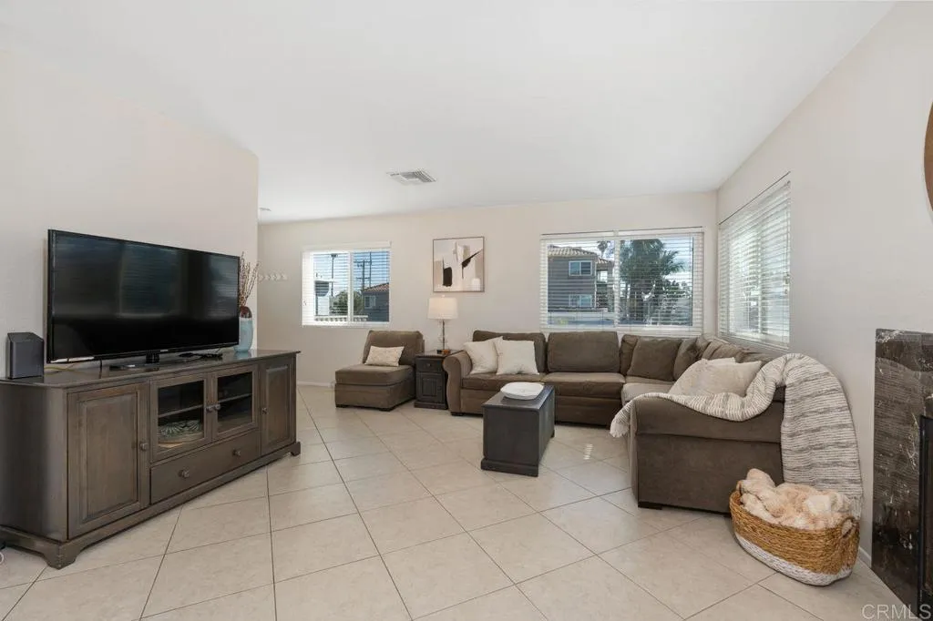 https://cdn.realtyfeed.com/cdn/127/306310532/c27c6175c1d9e8899850456bcf3a0a69.webp