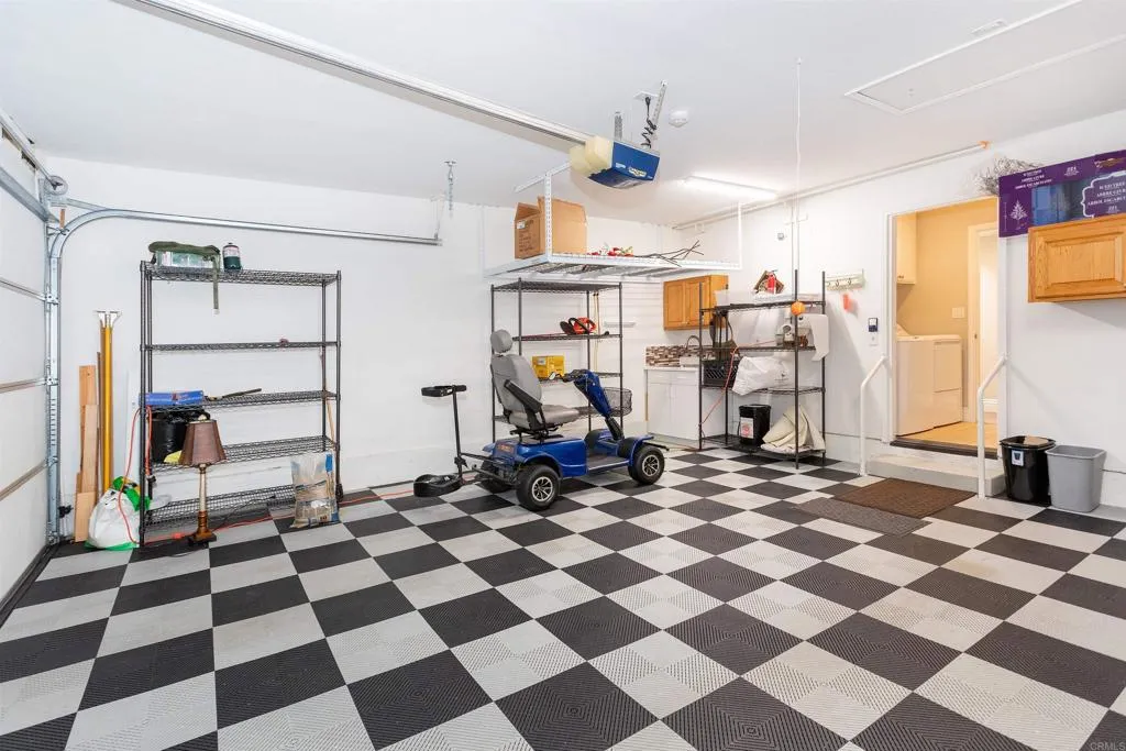 https://cdn.realtyfeed.com/cdn/127/306310826/e54cc11363f8186cdeec28194bf83b60.webp
