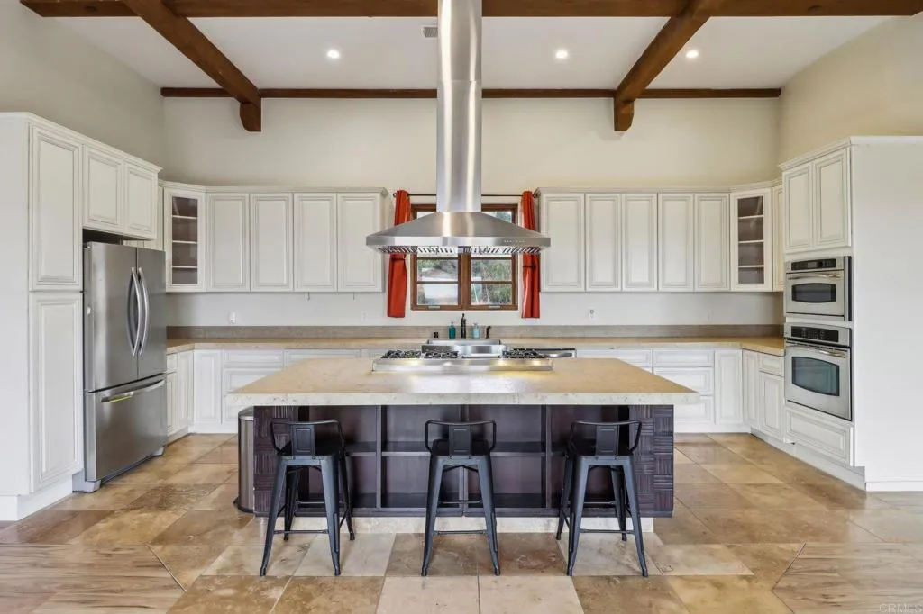 https://cdn.realtyfeed.com/cdn/127/306311579/0a4e2889f139622c7780364124e57826.webp