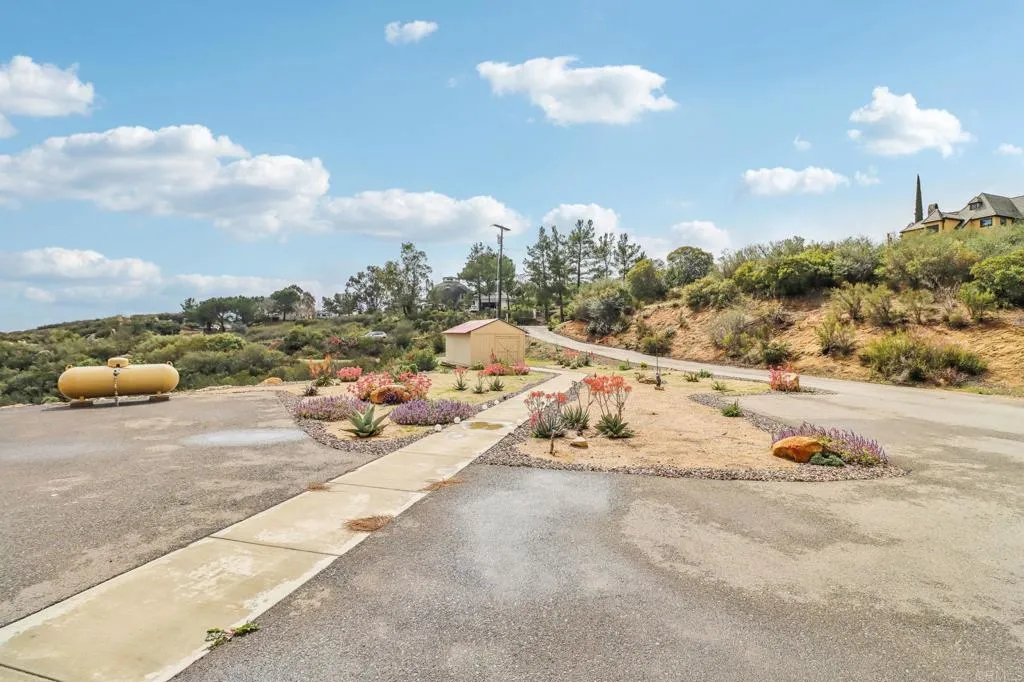 https://cdn.realtyfeed.com/cdn/127/306311579/2894e339f41069228b85ca02c556d043.webp