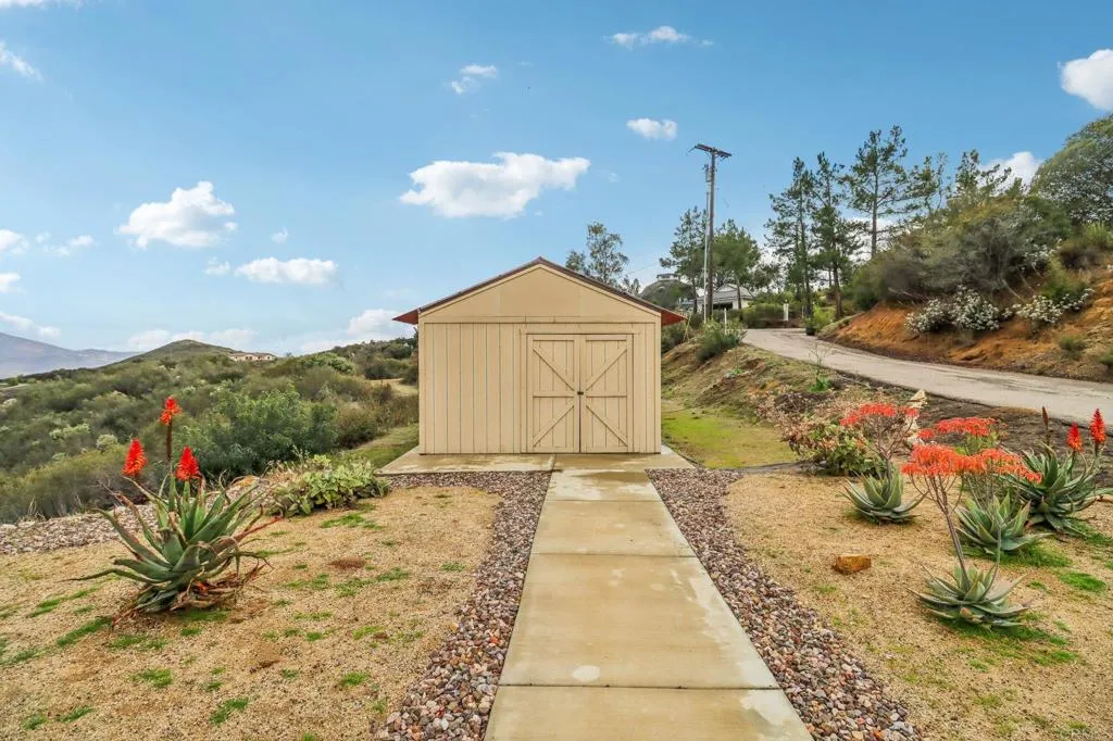 https://cdn.realtyfeed.com/cdn/127/306311579/ef5de30430edb4fd5b05589d5e2b9e18.webp