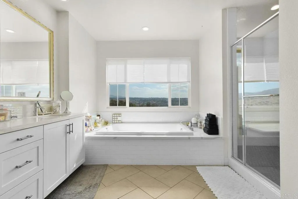 https://cdn.realtyfeed.com/cdn/127/306312847/106cb25f6d31c119732625f741dc8fc7.webp