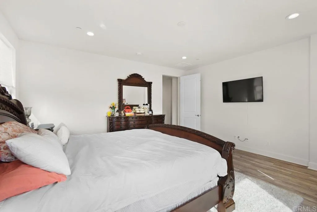 https://cdn.realtyfeed.com/cdn/127/306312847/8c5720f4692c8871882871e63a91184f.webp